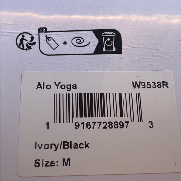 NWT ALO Yoga Airbrush Streamlined Bra Tank medium m - Picture 8 of 12